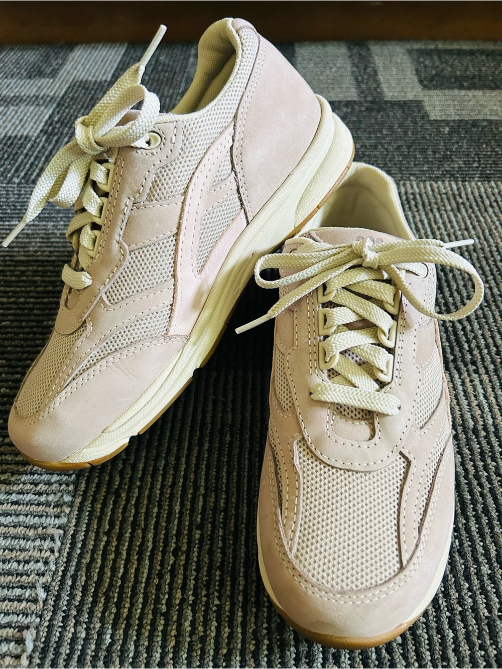 SAS Taupe Suede Pink Mesh Tour Lace Up Sneakers size 8 WW EXTRA WIDE
